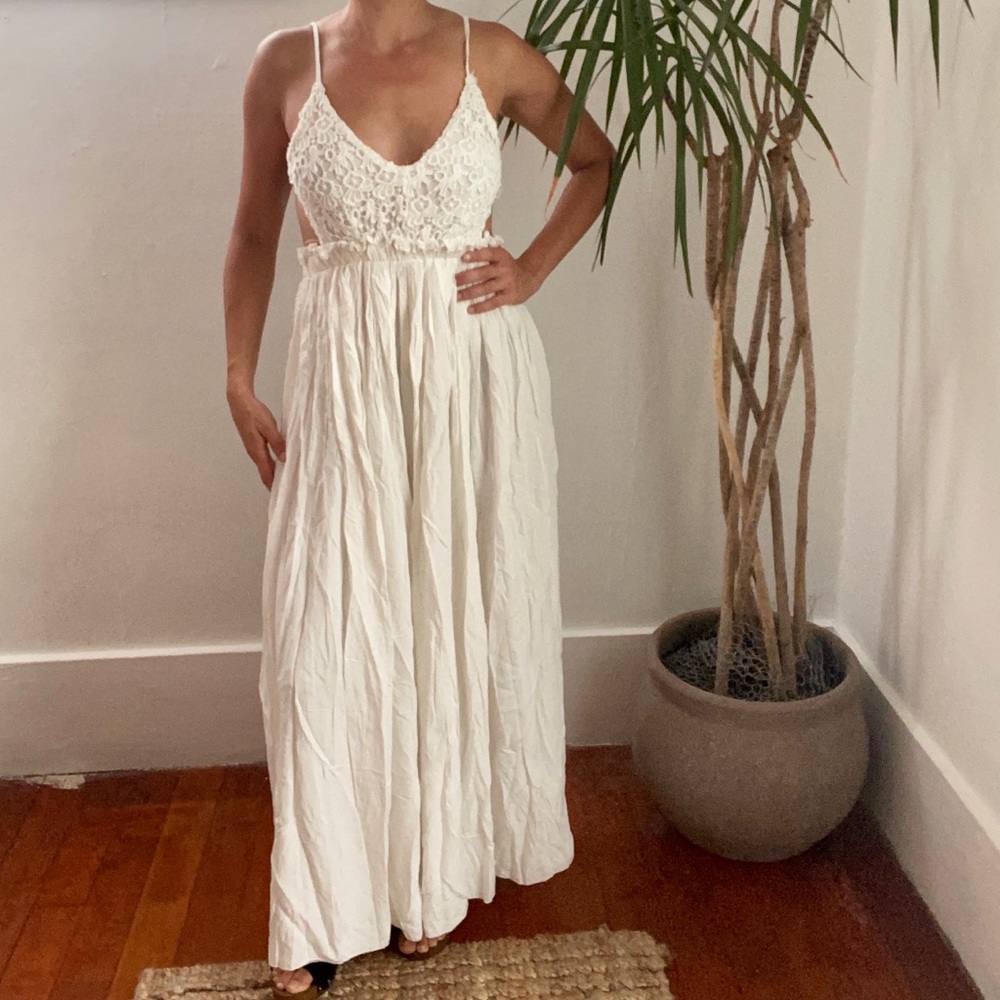 Backless dress